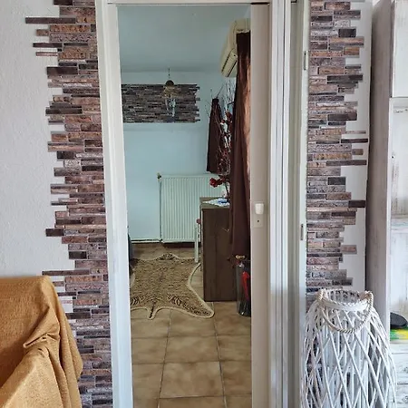 Katy's House Center Neos Marmaras