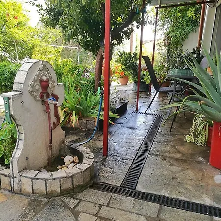 Katy's House Center Apartament Neos Marmaras